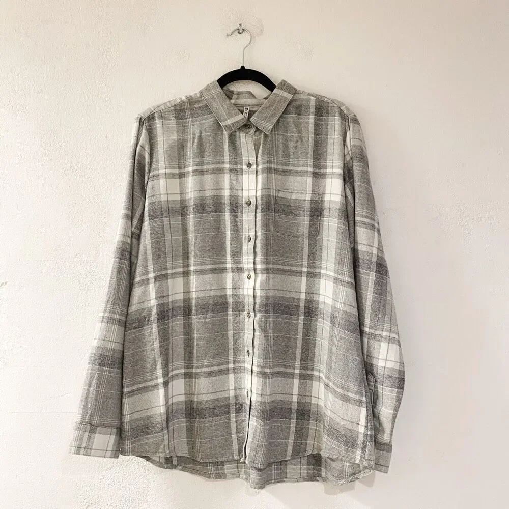 Kuhl Kamila Flannel Button Down Shirt in Plaid Gray XL